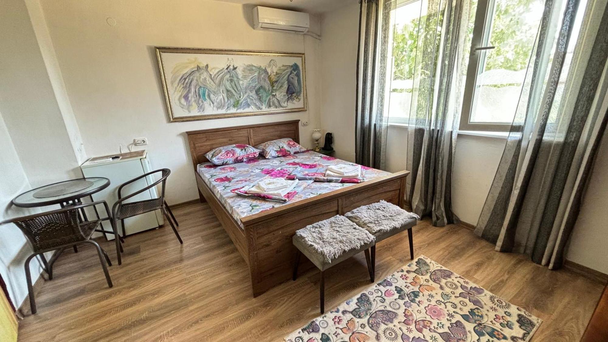 Guest House Hei Taka 索佐波尔 外观 照片
