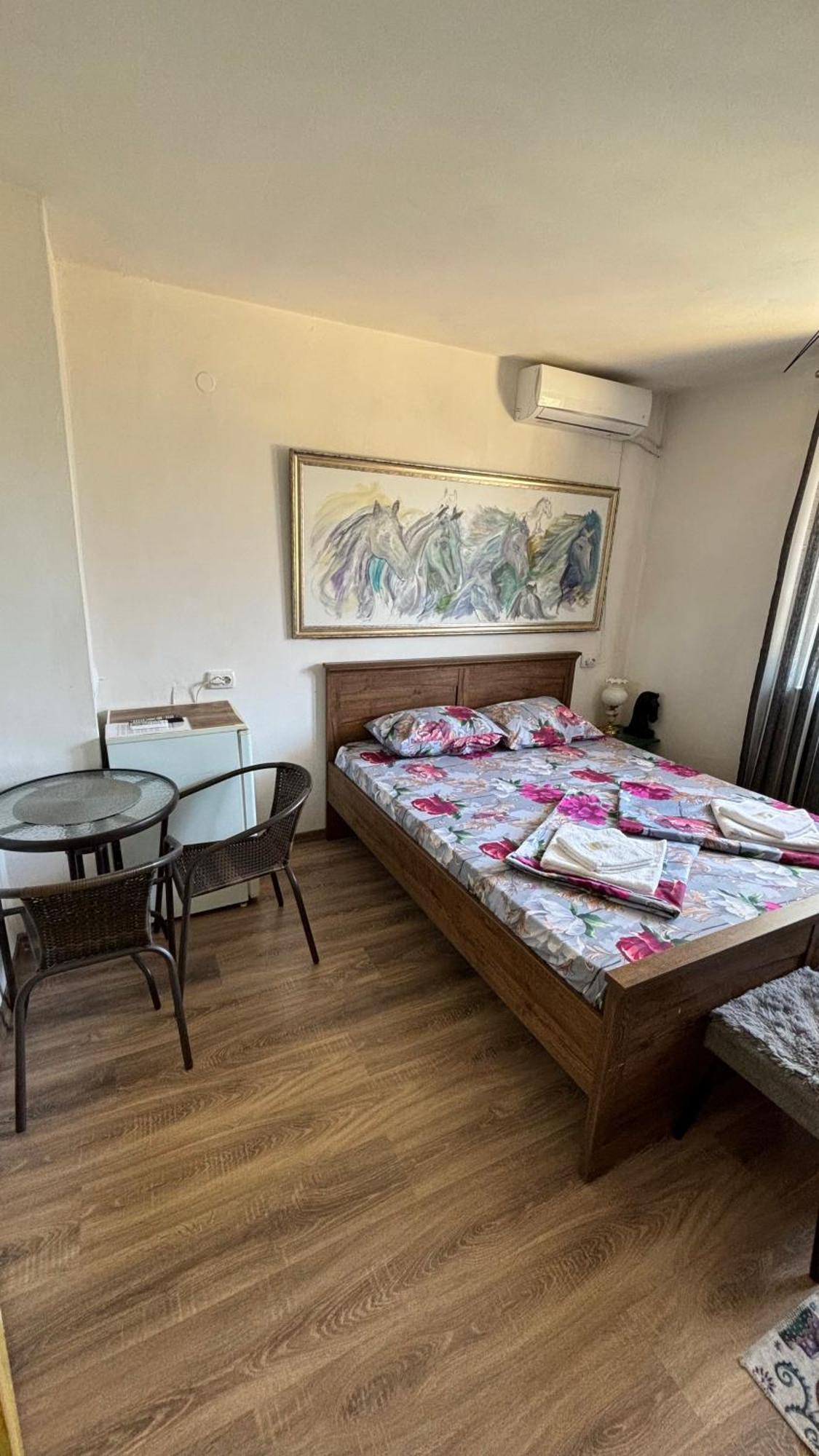 Guest House Hei Taka 索佐波尔 外观 照片