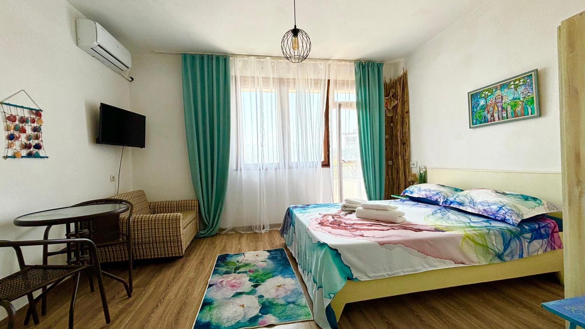 Guest House Hei Taka 索佐波尔 外观 照片