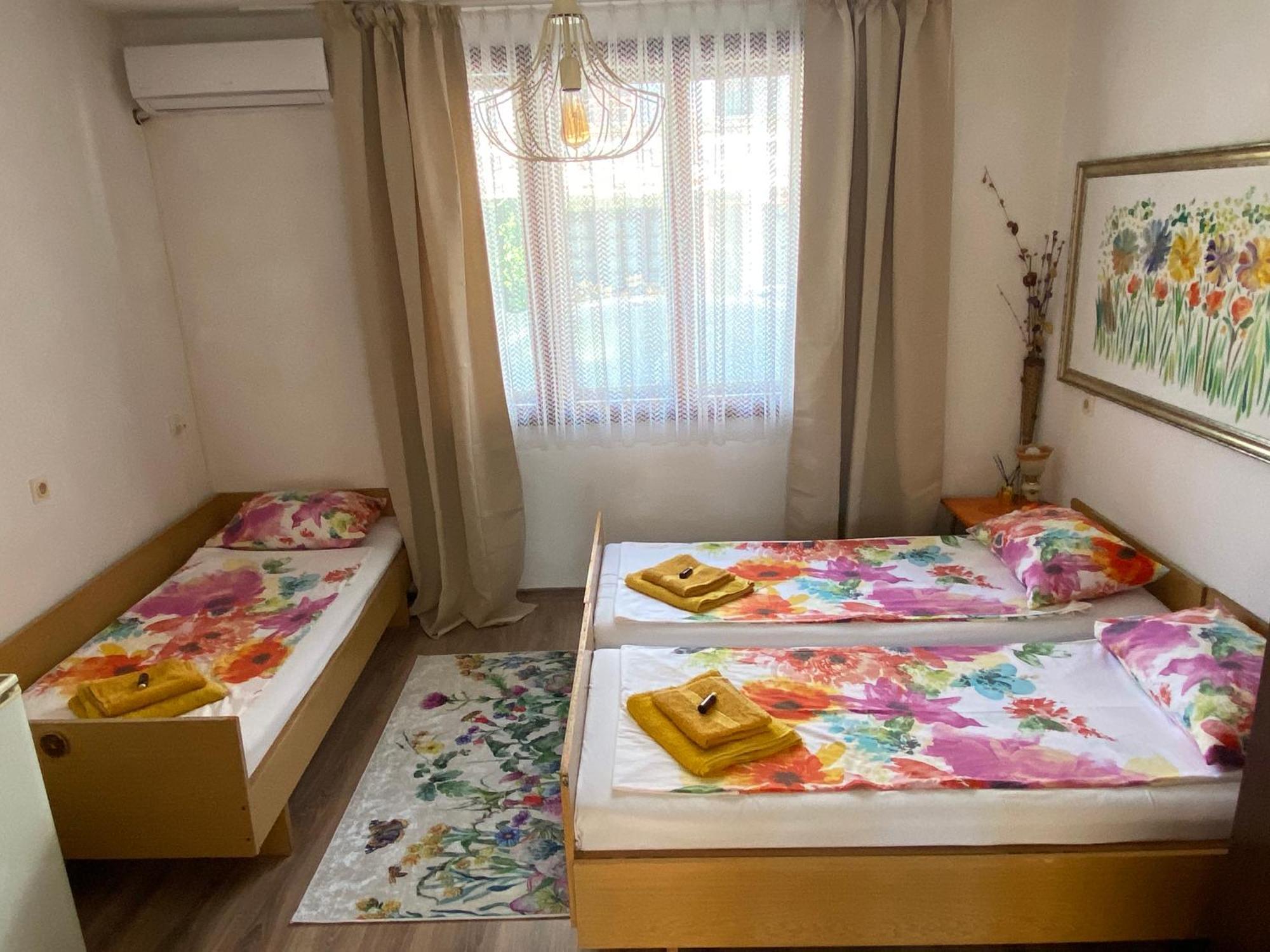Guest House Hei Taka 索佐波尔 外观 照片