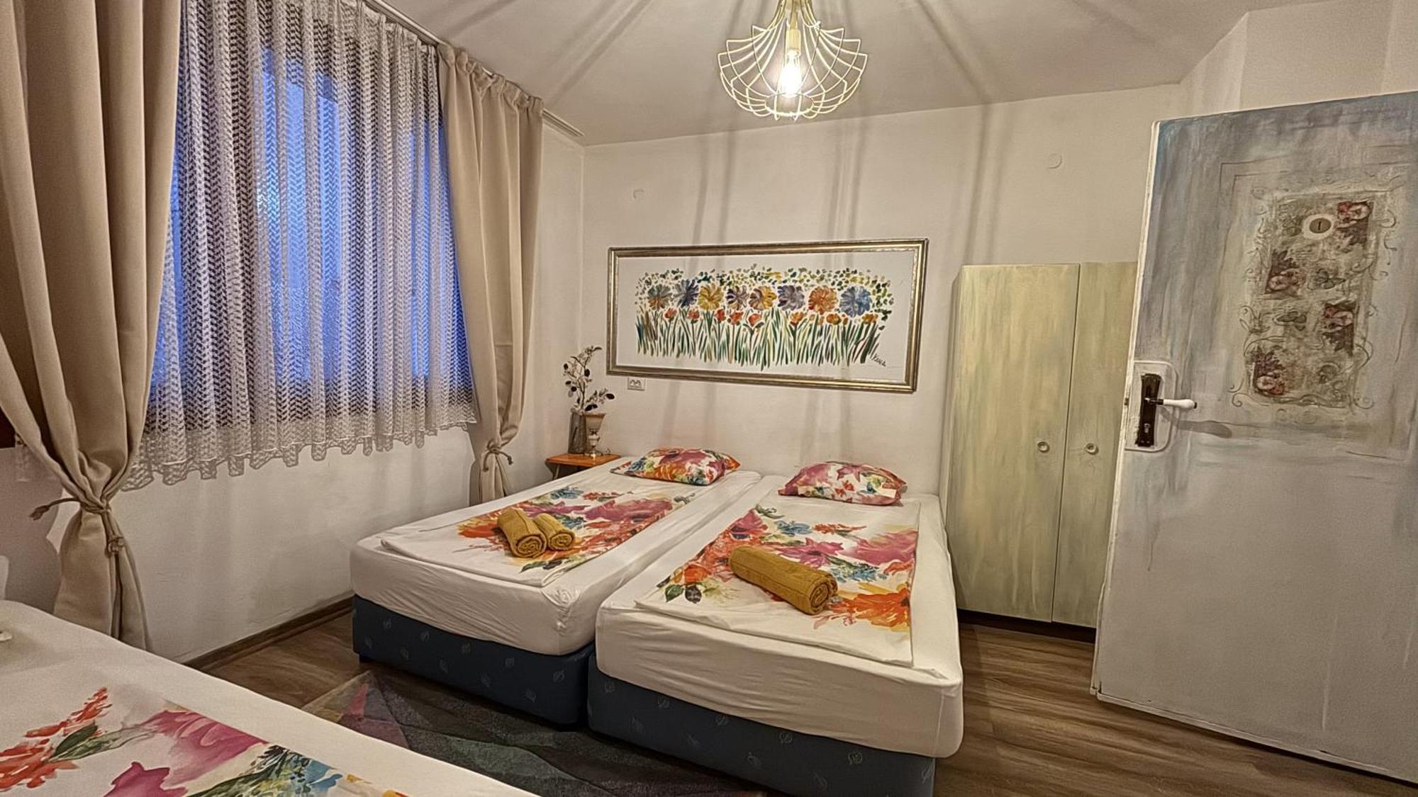 Guest House Hei Taka 索佐波尔 外观 照片